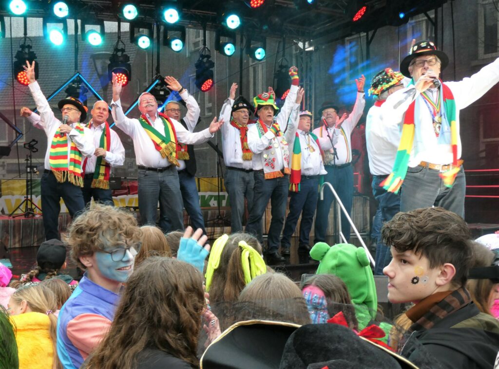 Jongès van de Zank, een succes op het platsspektakel
